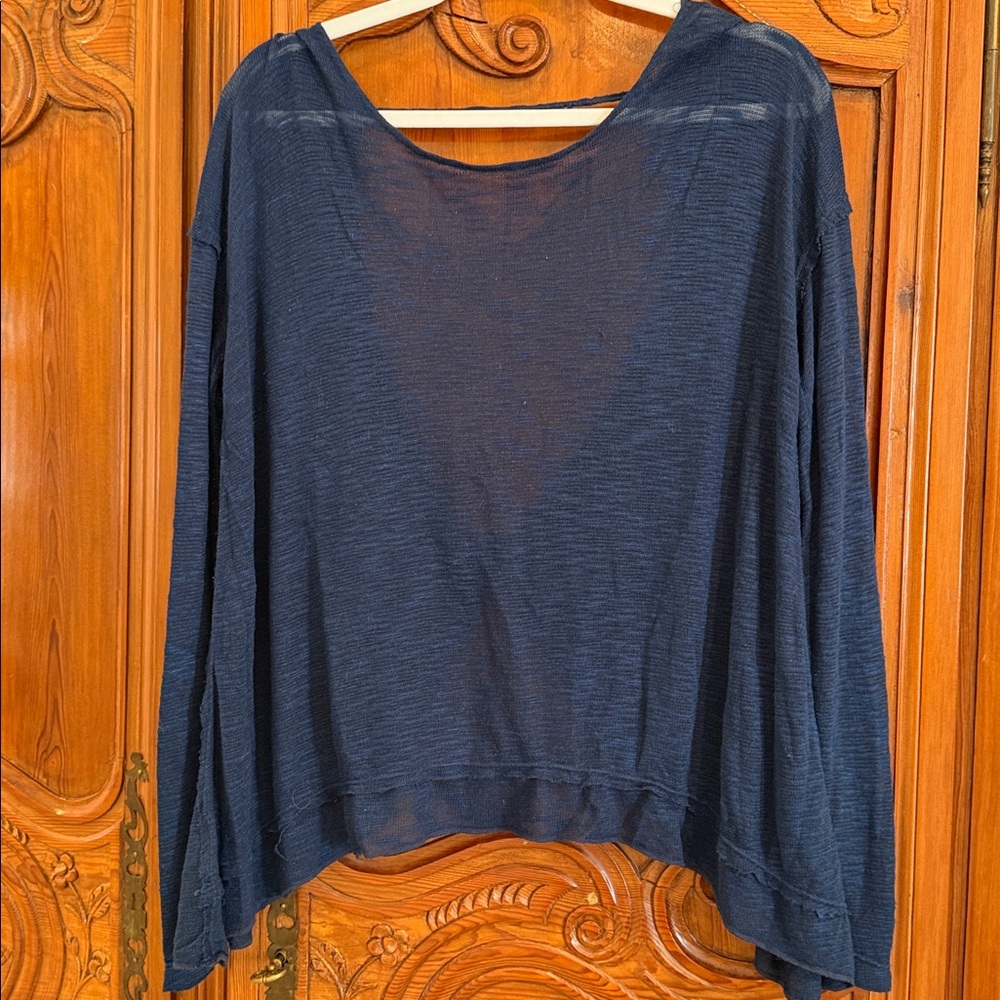 Women’s DYI, twist back long sleeve light sweater, size L, athleisure top